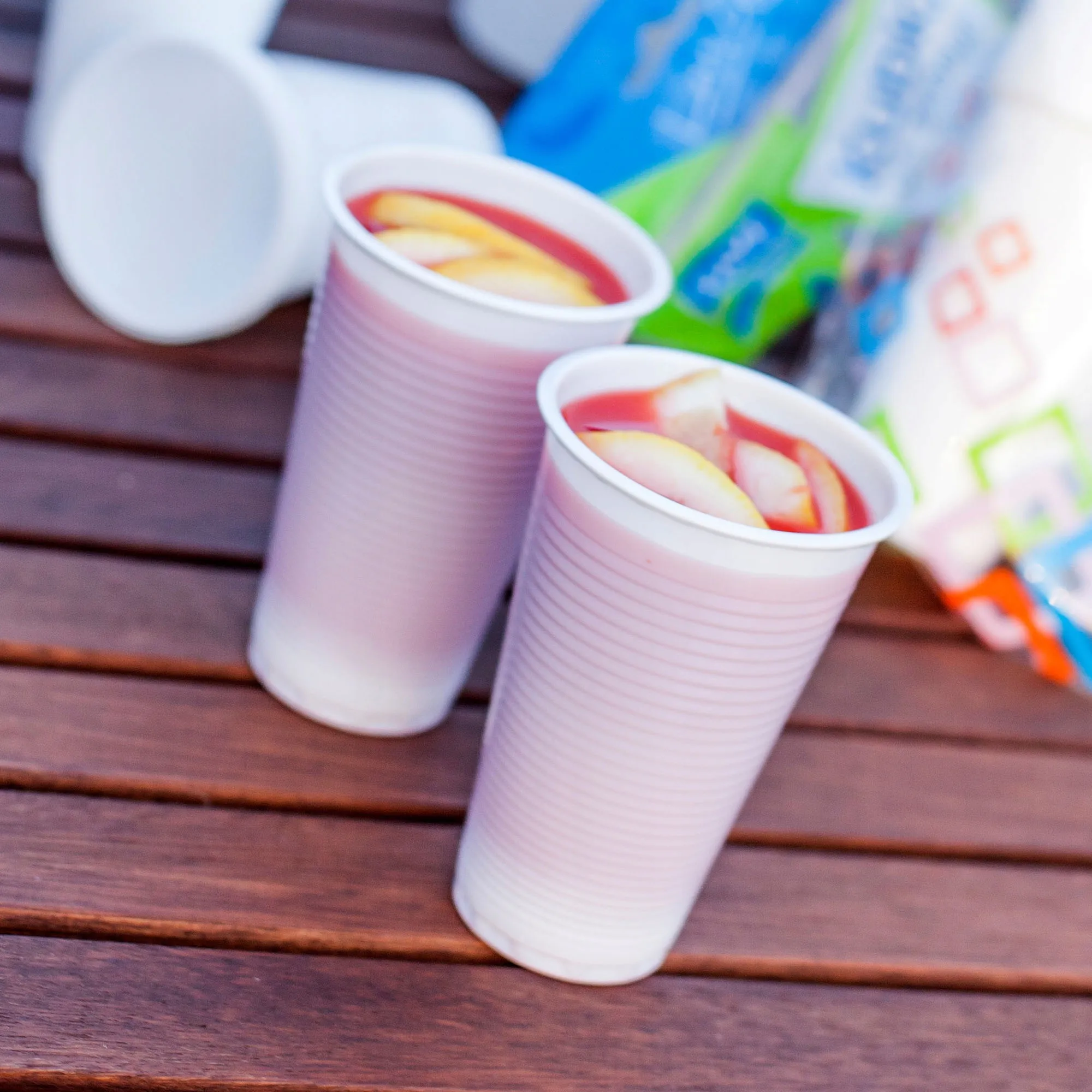 Vienkartiniai „Ravi“ puodeliai šaltiems gėrimams, 12 vnt.