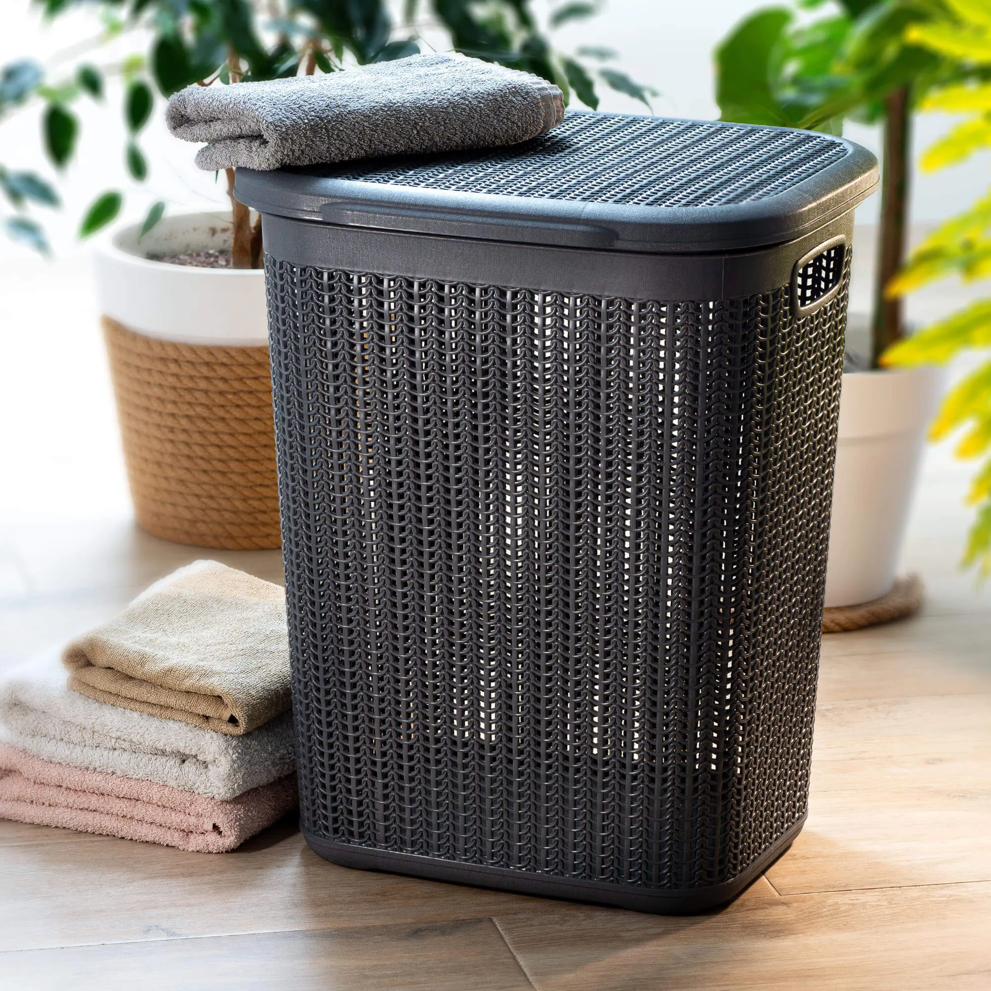 „Mera“ 50 litrų grafito skalbinių krepšys su dangčiu