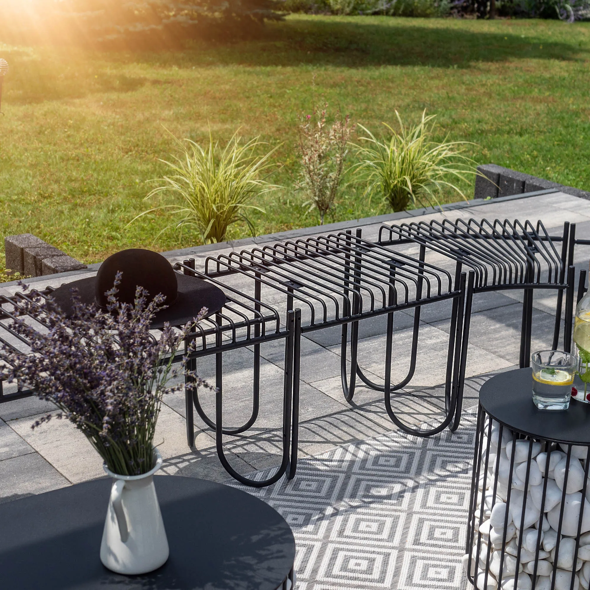 Ruste sodo suolas 50 x 45 cm, juodas