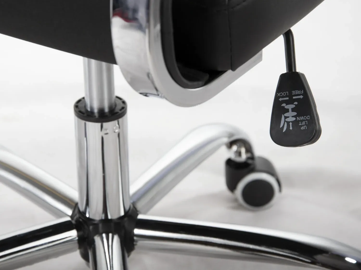 Modernaus dizaino biuro kėdė Sofotel Boston juoda - nuotrauka 1