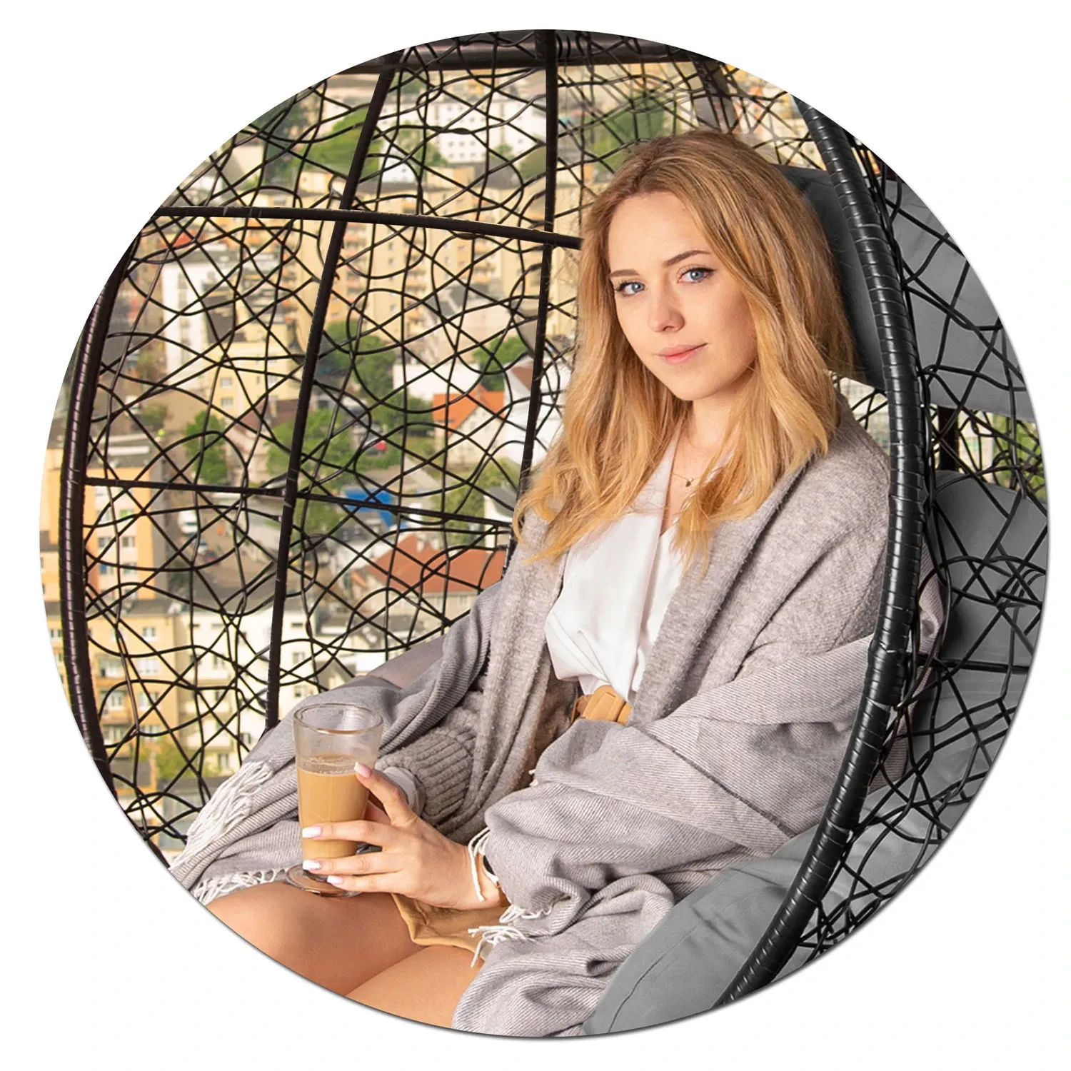 Brava juoda pakabinama sodo kėdė + pilkos Sofotel pagalvėlės - nuotrauka 1