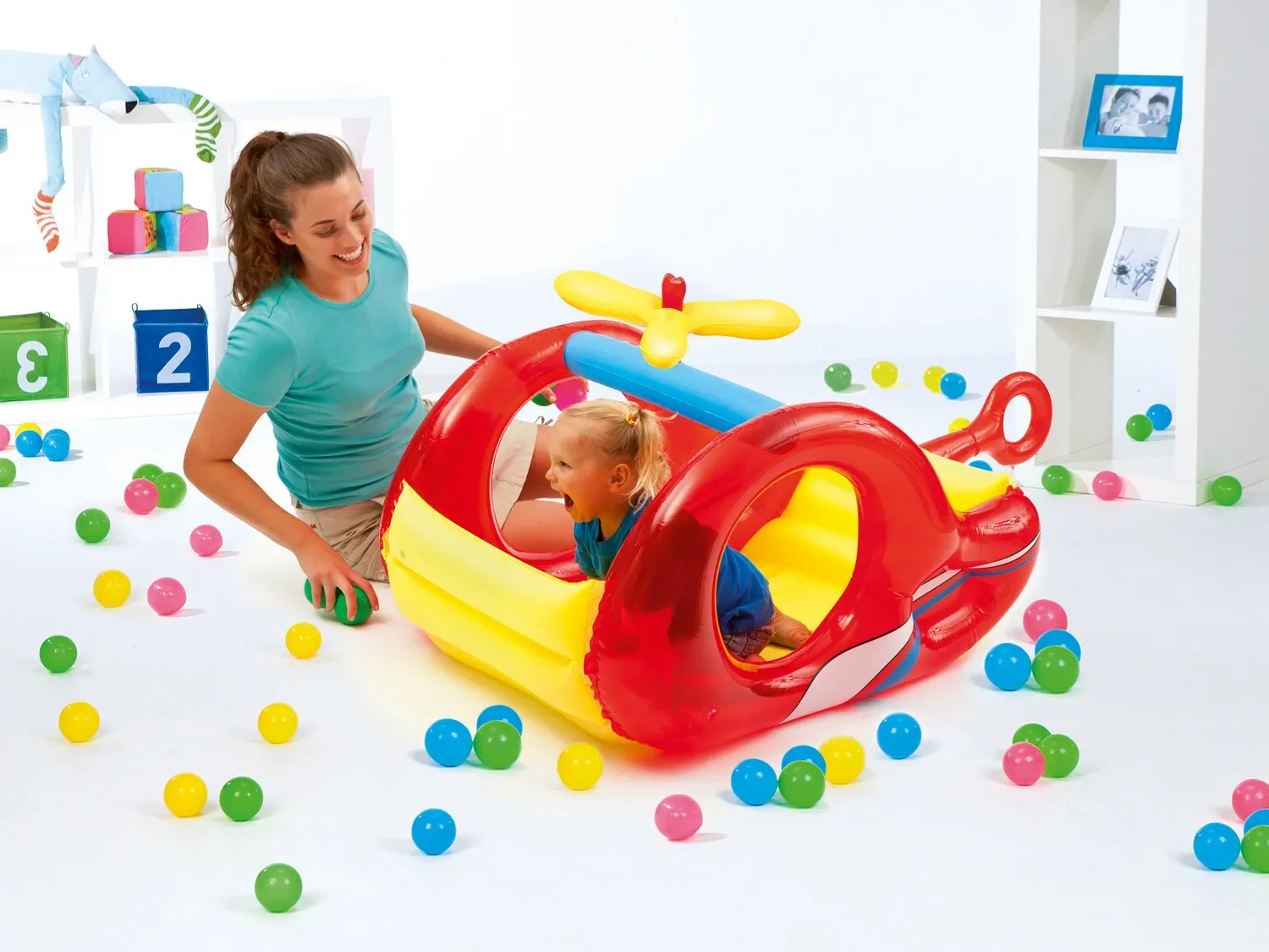 Sraigtasparnio žaidimų aikštelė + 50 kamuoliukų Bestway 52183 - nuotrauka 1