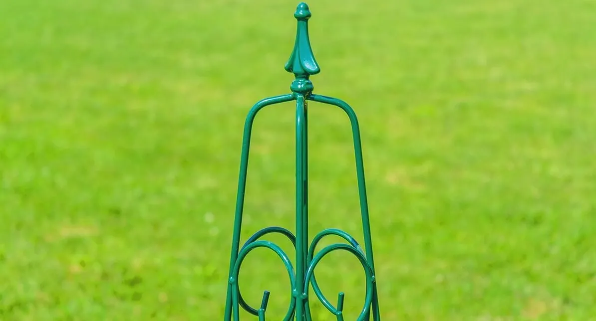 Sodo piramidė gėlėms 30 x 150 cm