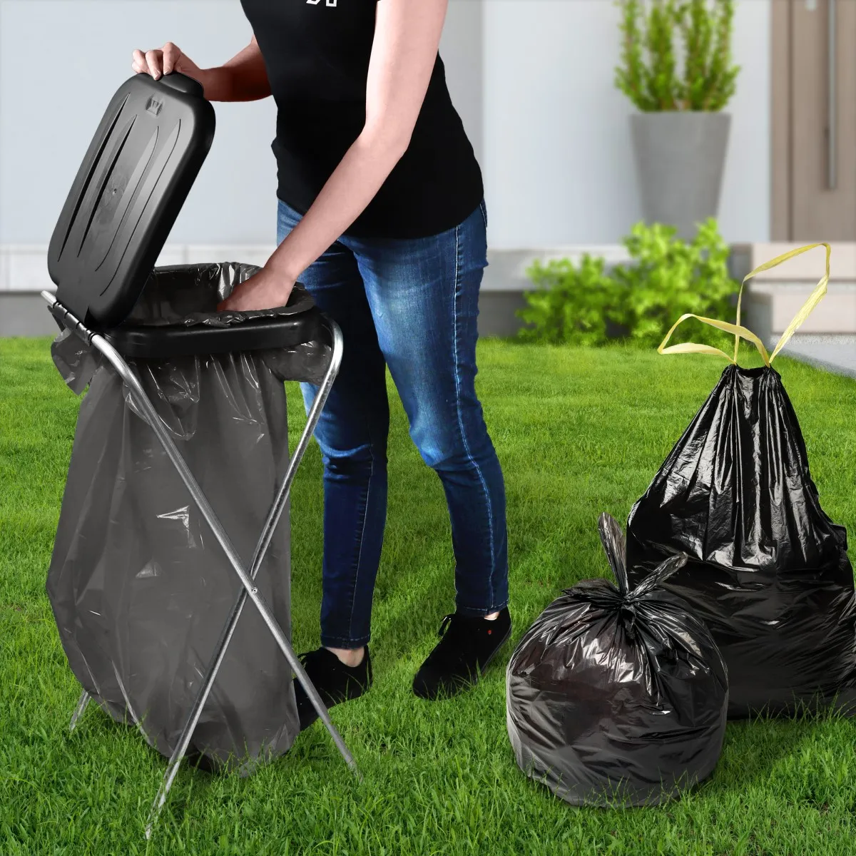 Bakel viengubas juodas atliekų rūšiavimo maišų stovas