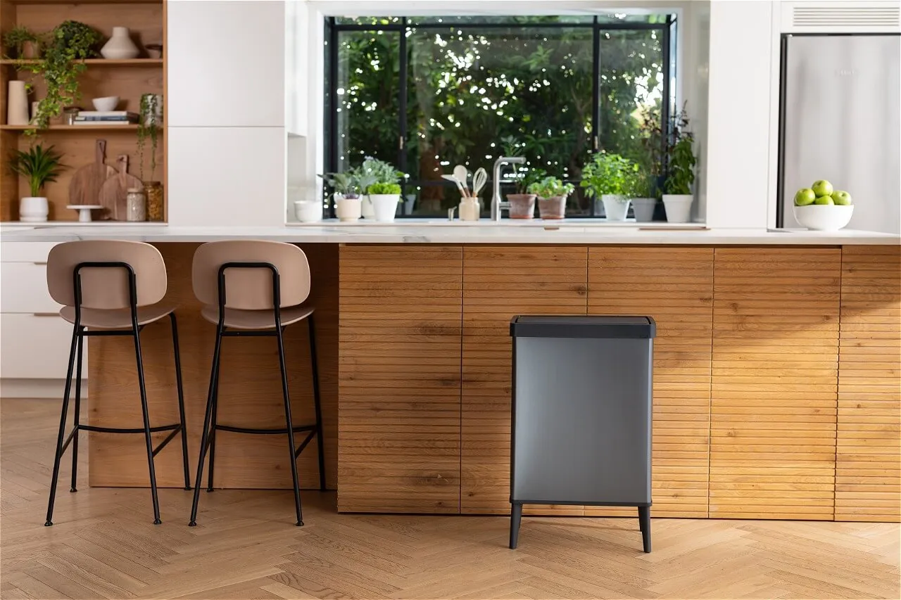 Curver Verto aukšta šiukšliadėžė, 54 l, perlinės rožinės spalvos