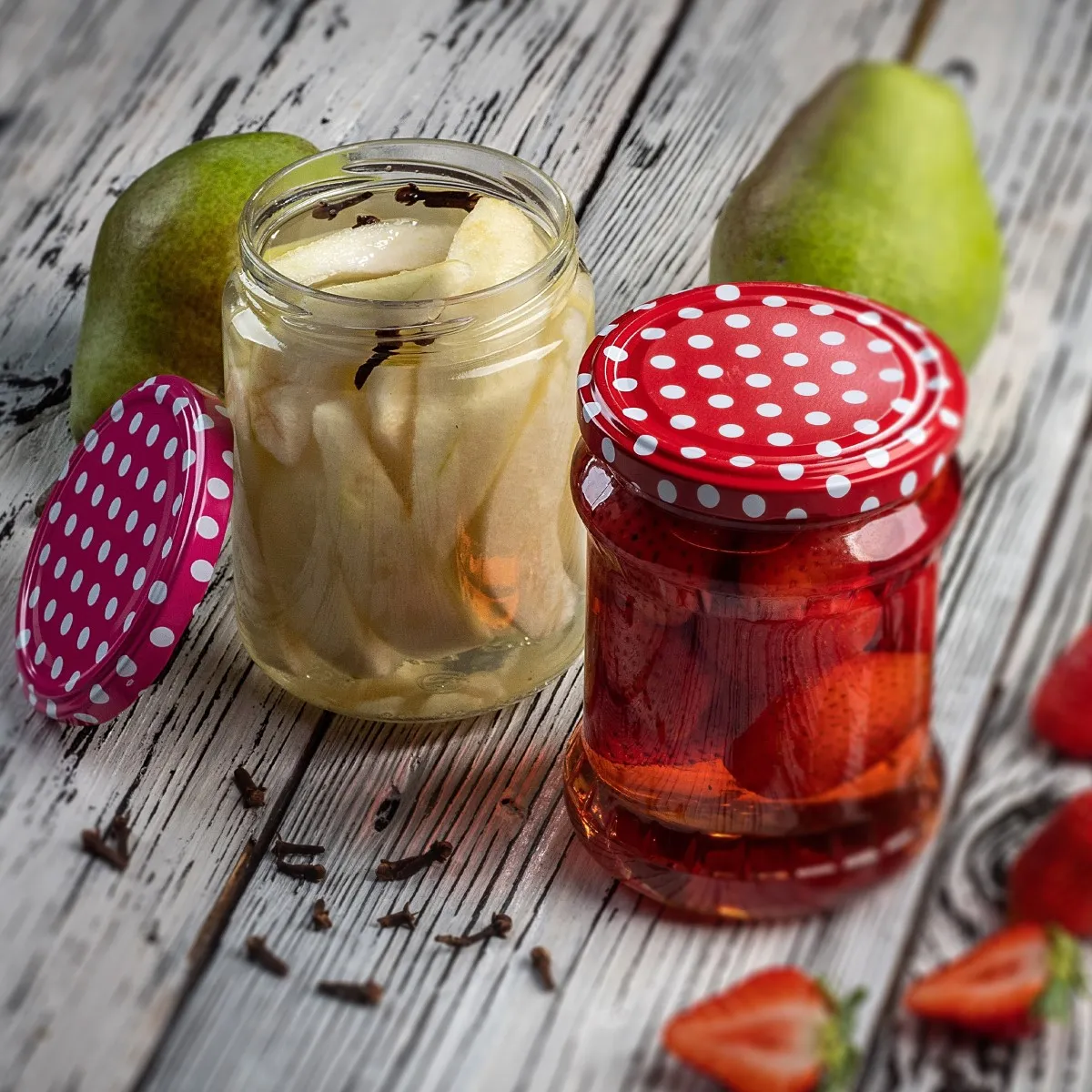 Maki konservavimo stiklainiai 540 ml, 48 vnt., 82 mm + mėlyni tinklelio dangteliai