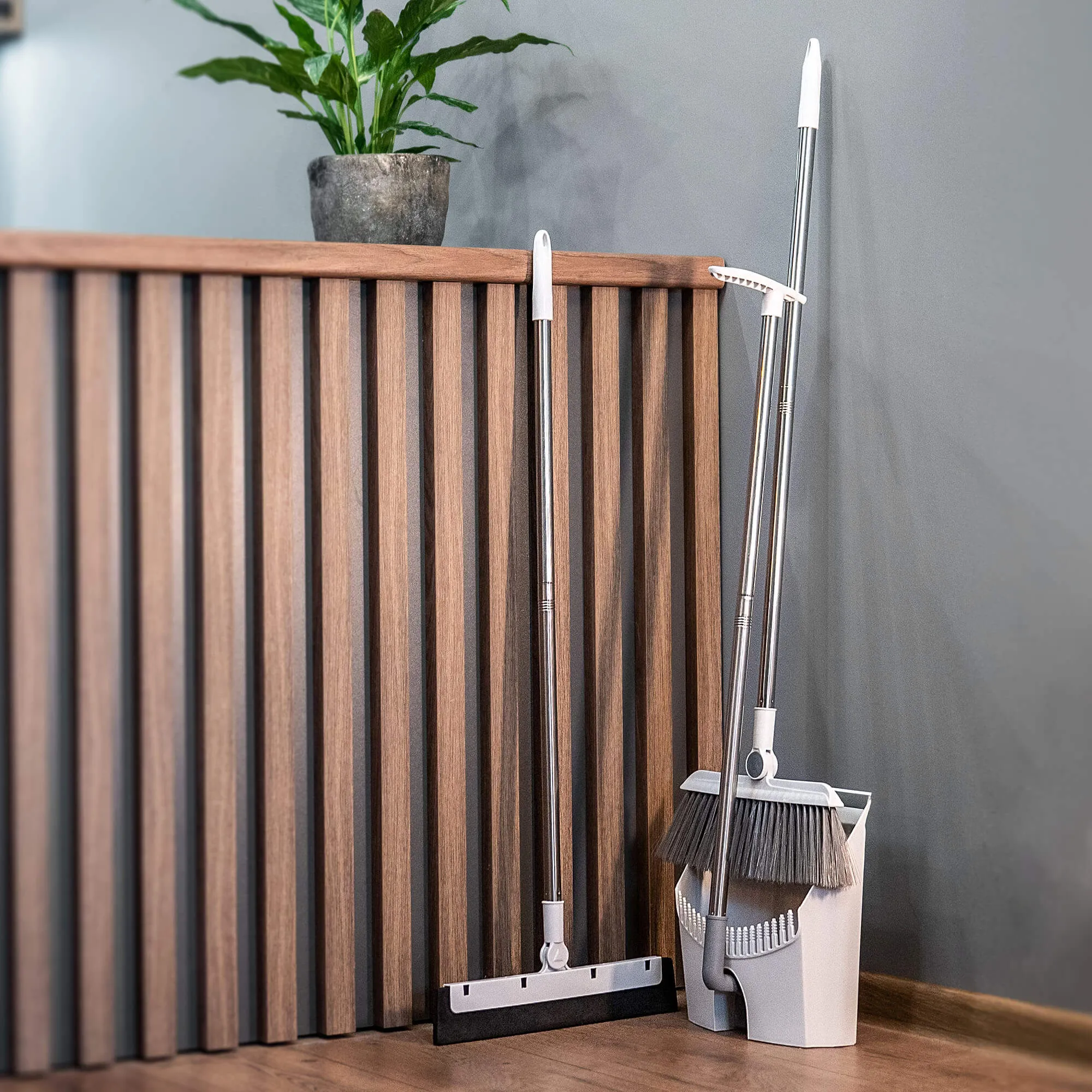 „Loken“ 3 viename valymo rinkinys: šluota, semtuvėlis ir šepetys