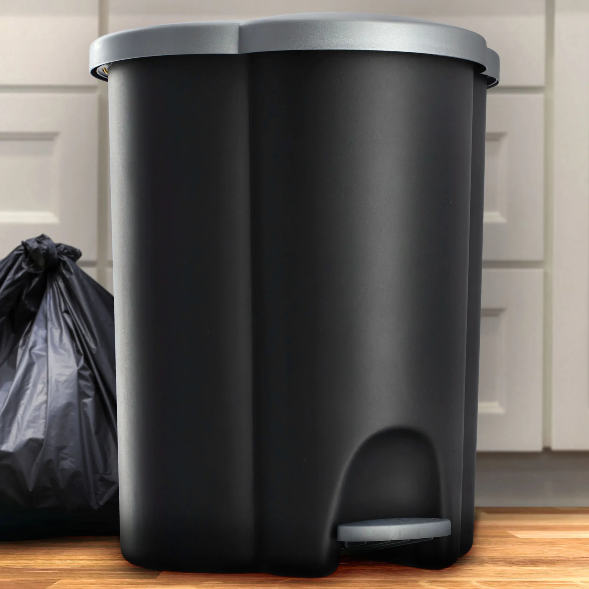 „Curver Trio“ 40 l talpos juoda atliekų rūšiavimo dėžė