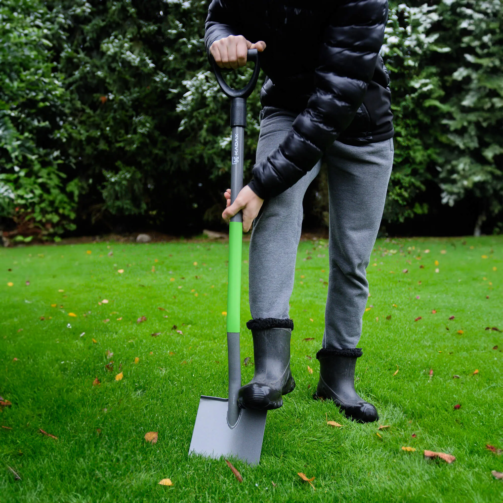 Aalen sodo kastuvas su metaliniu kotu