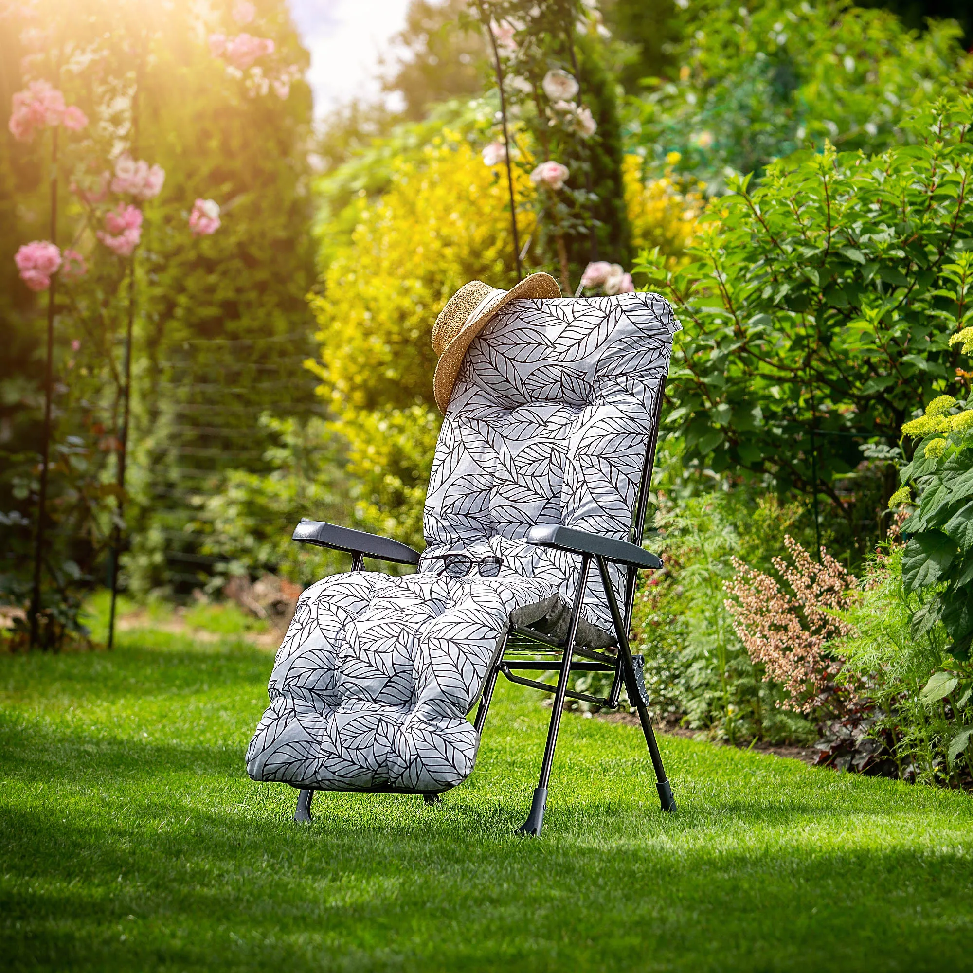 „Soller Plus“ sodo gultas 150 x 68 cm „Pilki lapai“