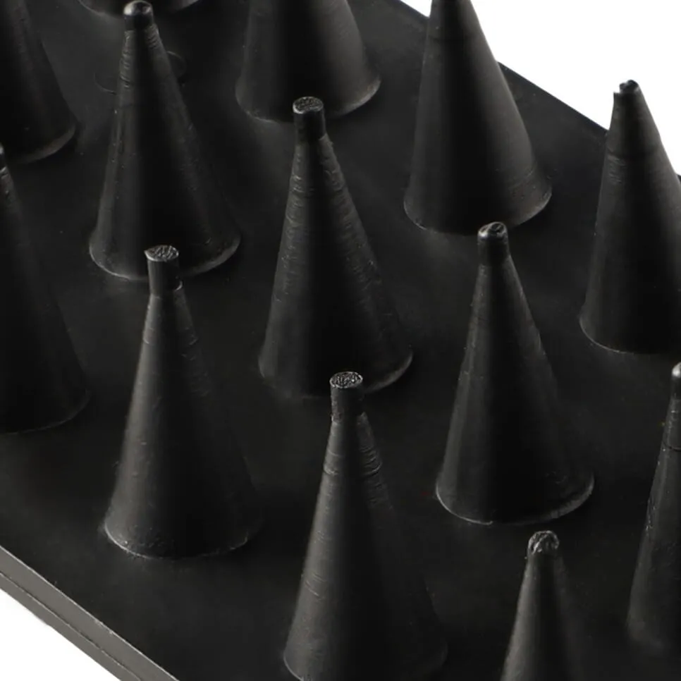 „Tosta“ plastikiniai spygliai nuo paukščių, 4,5 x 50 cm, juodi, 20 vnt.