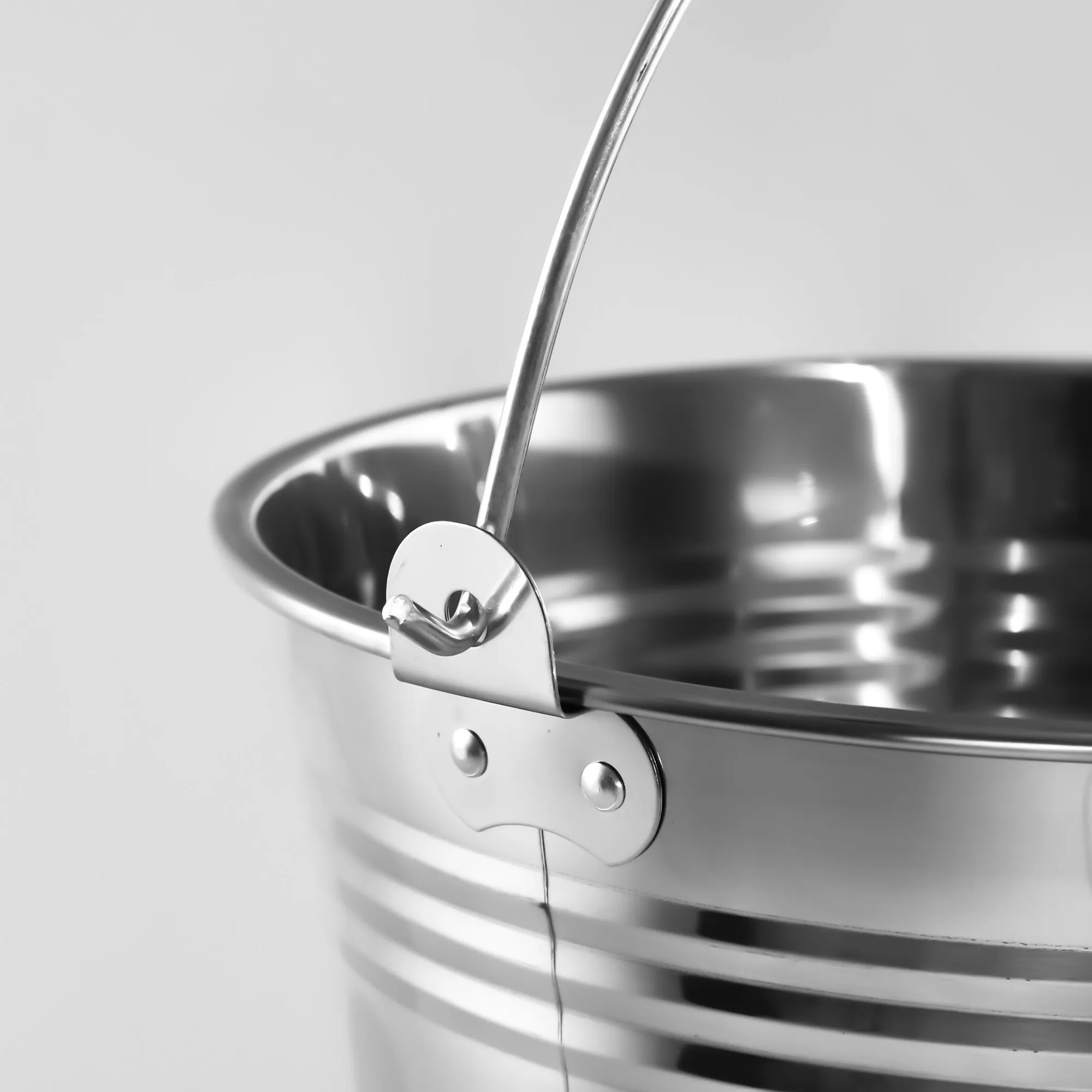 Ciney nerūdijančio plieno kibiras su rankena 10 l