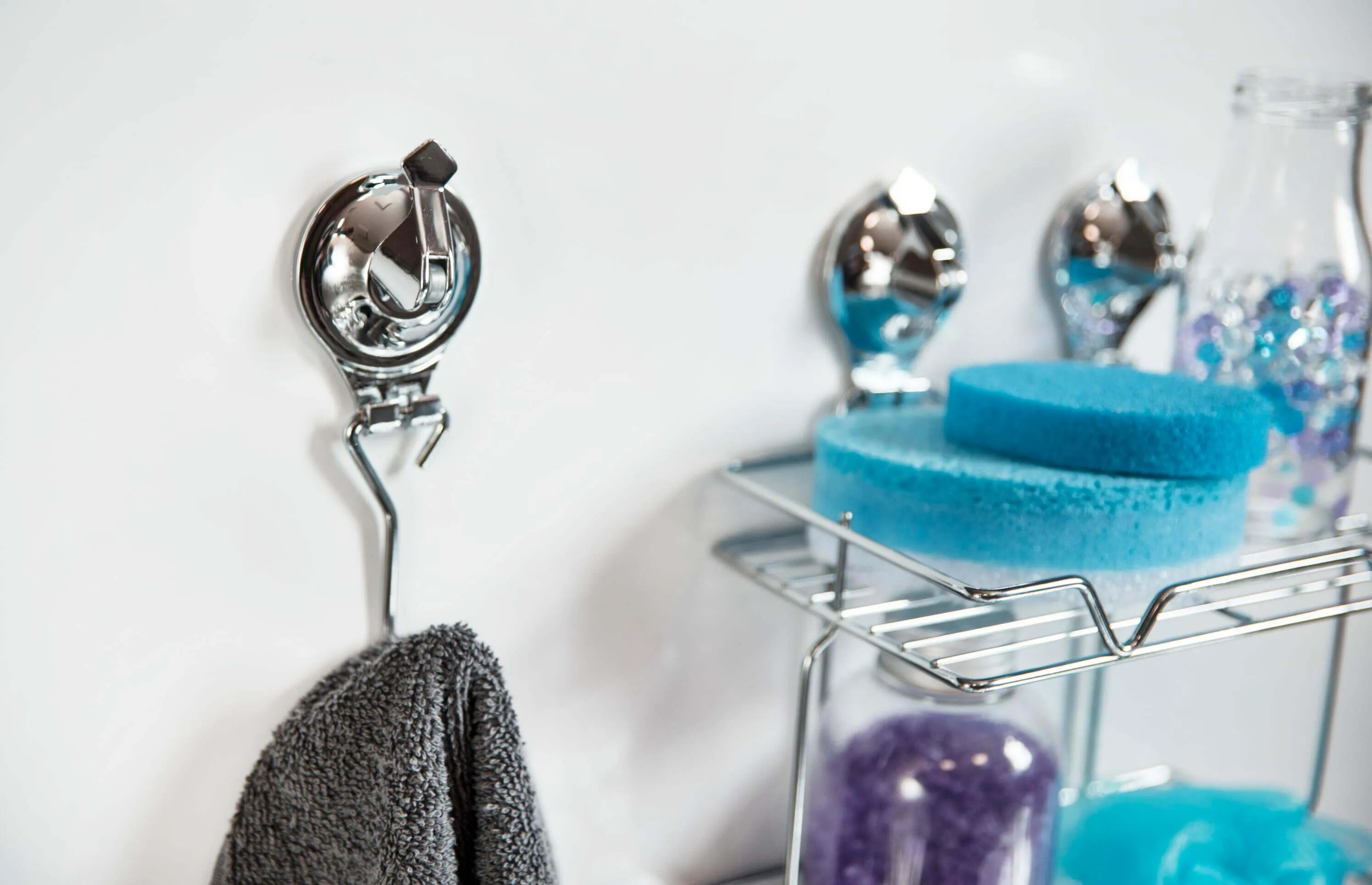 Vonios kambario pakaba su siurbtuku 16,5 x 6 cm, sidabro spalvos