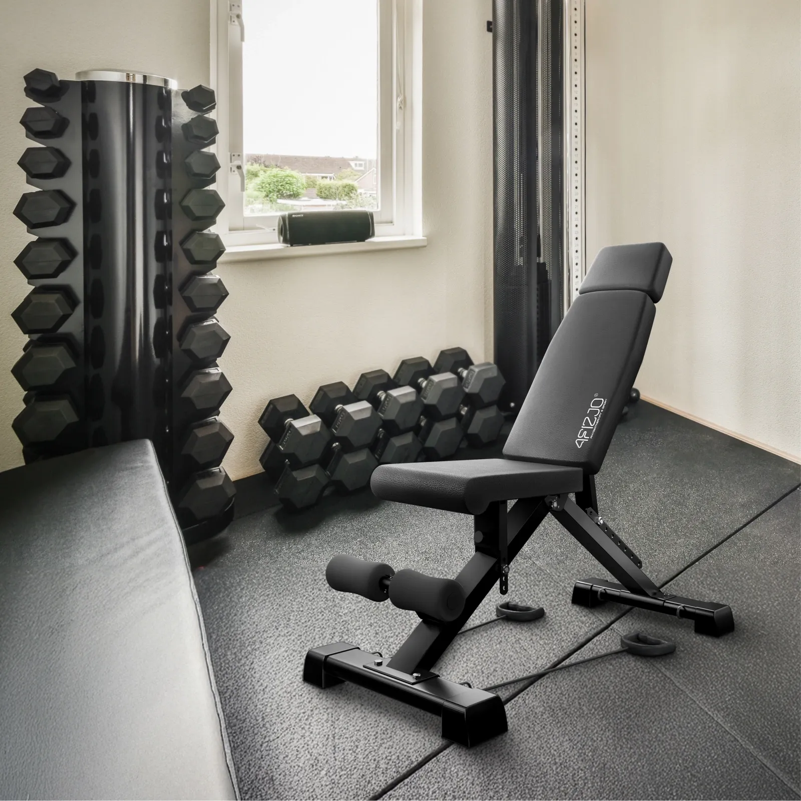 EVO reguliuojamas treniruočių suoliukas pratimams