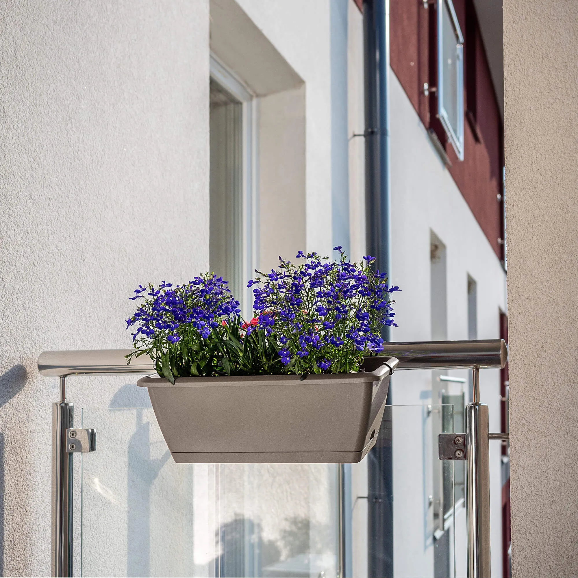 Perama balkono dėžė 40 cm su rankenomis