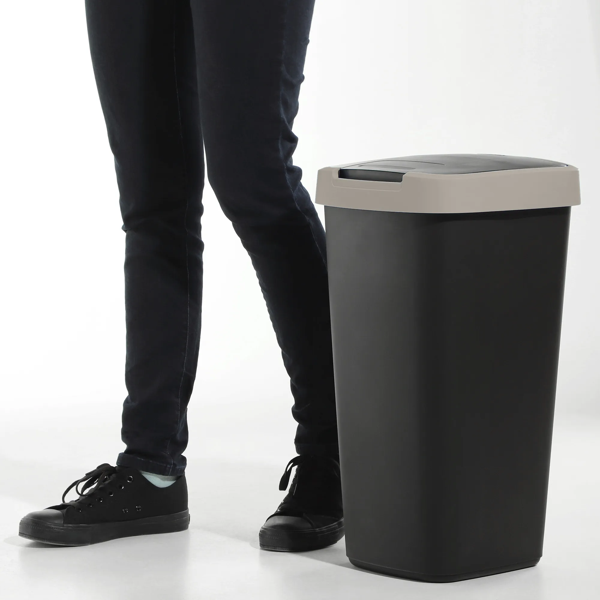 Pesmes 25 l šiukšliadėžė, šviesiai ruda – juoda