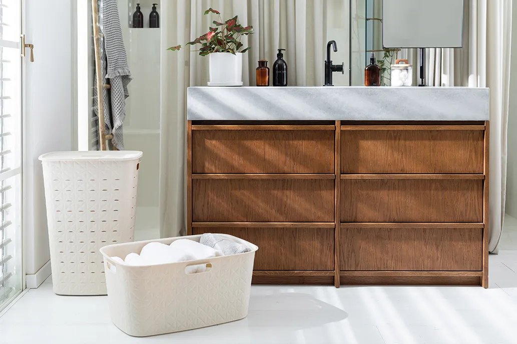 Curver Softex 45L kreminės spalvos lyginimo krepšelis