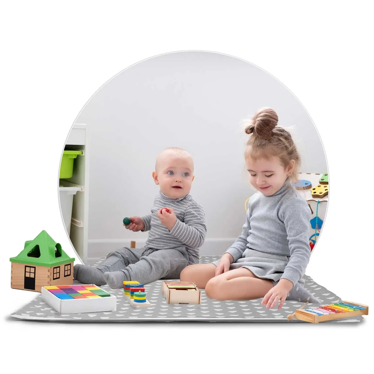 Vaikiška tipi palapinė su girlianda ir lemputėmis - šviesiai pilka su debesėliais - nuotrauka 1