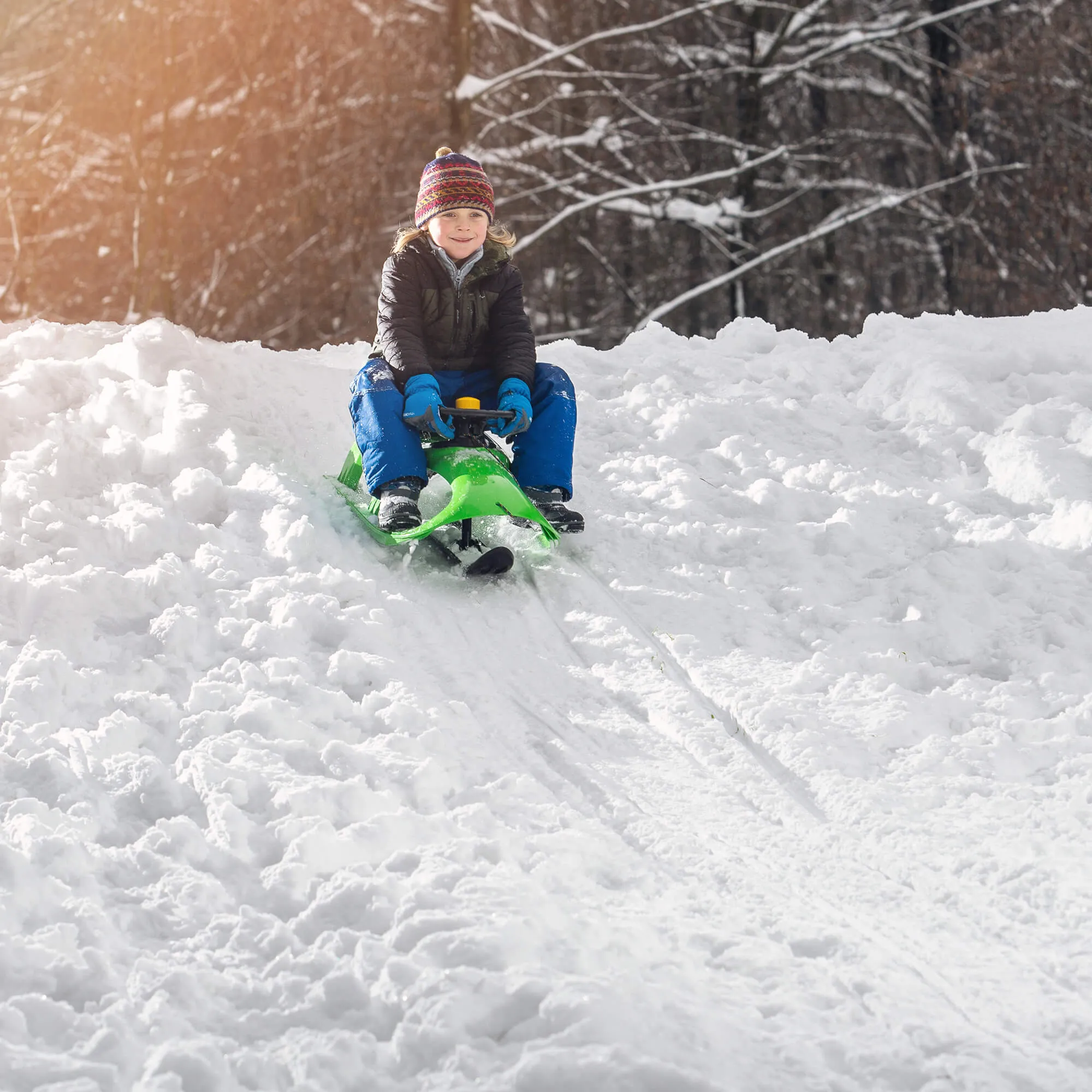 Plastikinės rogės su vairu ir garso signalu, žalios