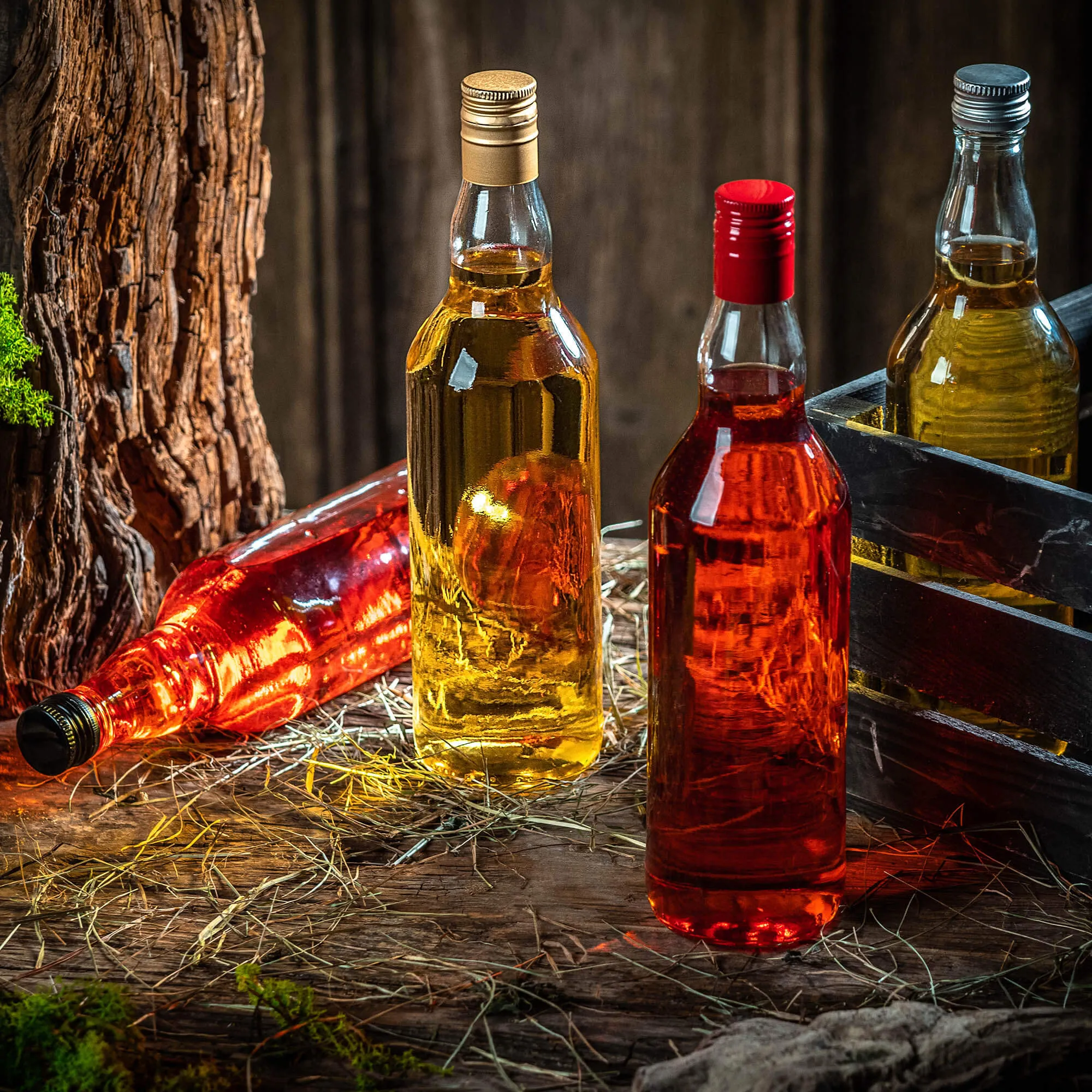 Monopol stikliniai buteliai 700 ml su ilgu raudonu dangteliu, 10 vnt.