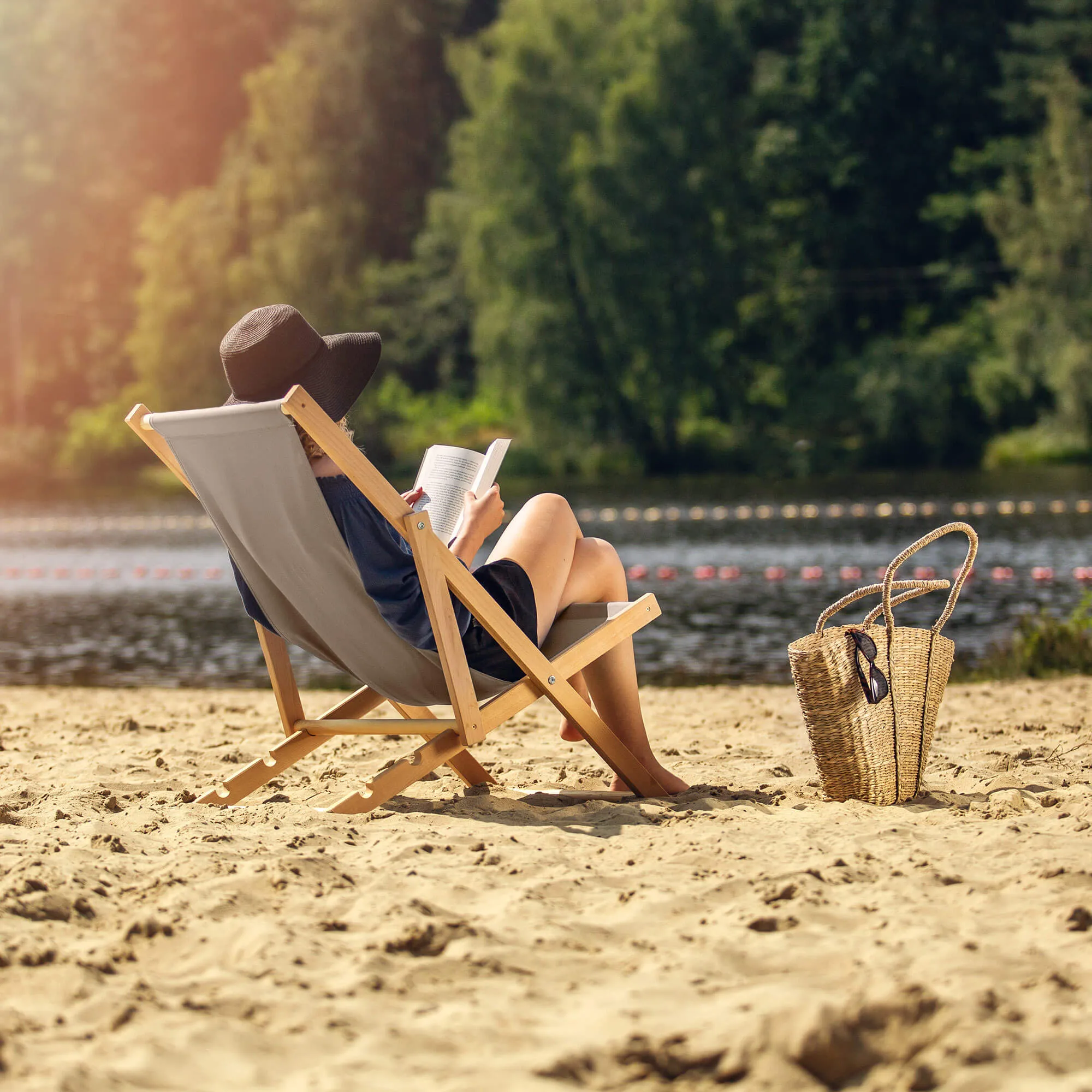 „Anjouin“ natūralaus stiliaus kavos staliukų komplektas + 2 mediniai kapučino stiliaus gultai