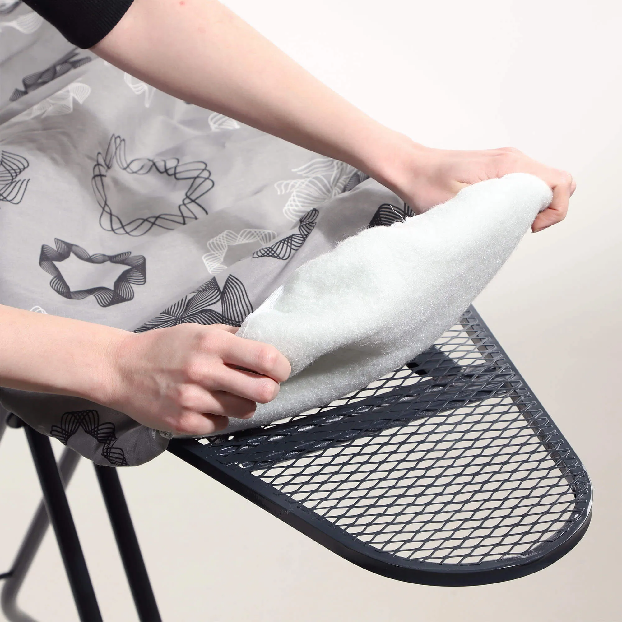 „Etoto“ lyginimo lentos užvalkalas, 120 x 38 cm, ištemptas geometrinis raštas