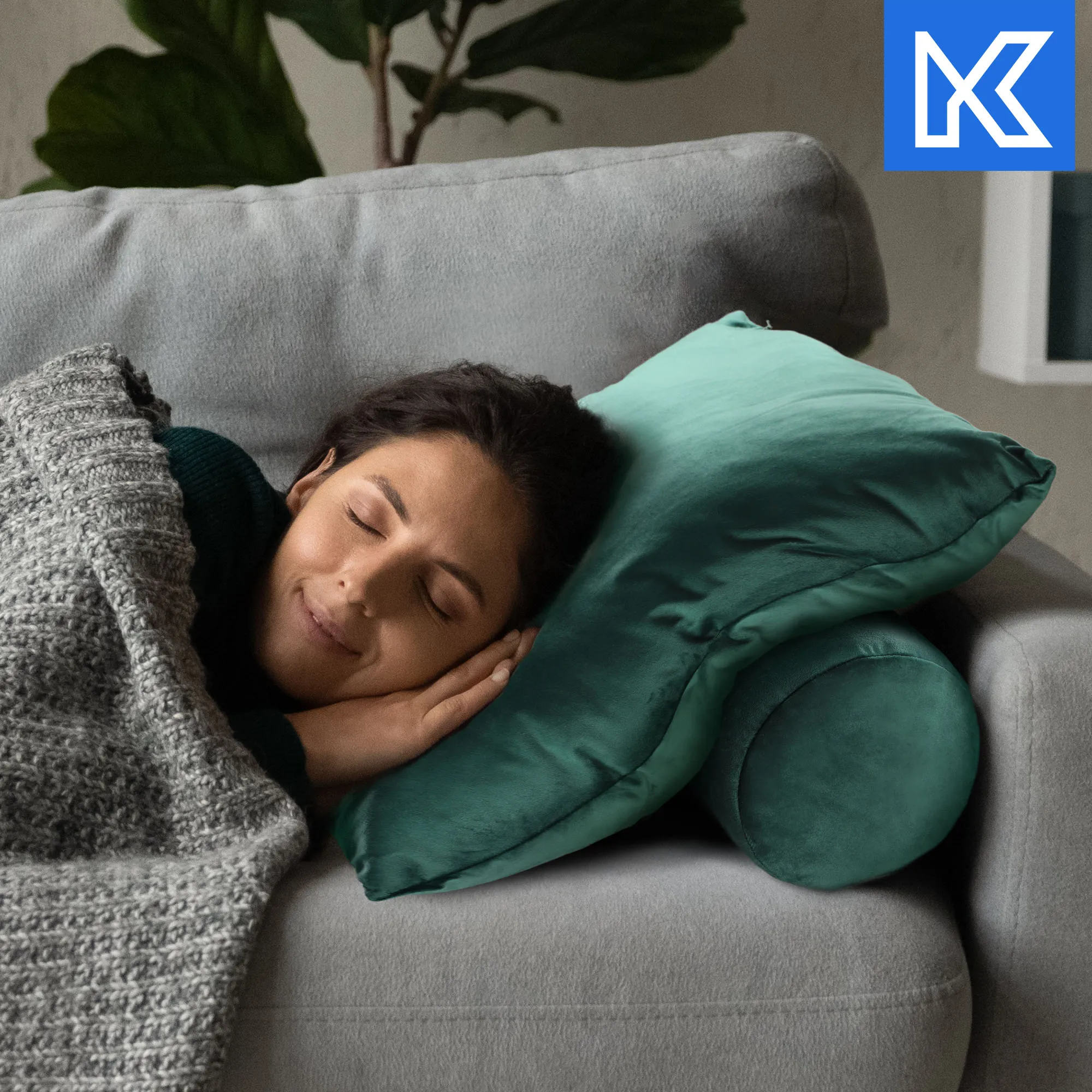 Dekoratyvinė aksominė pagalvė, žalia