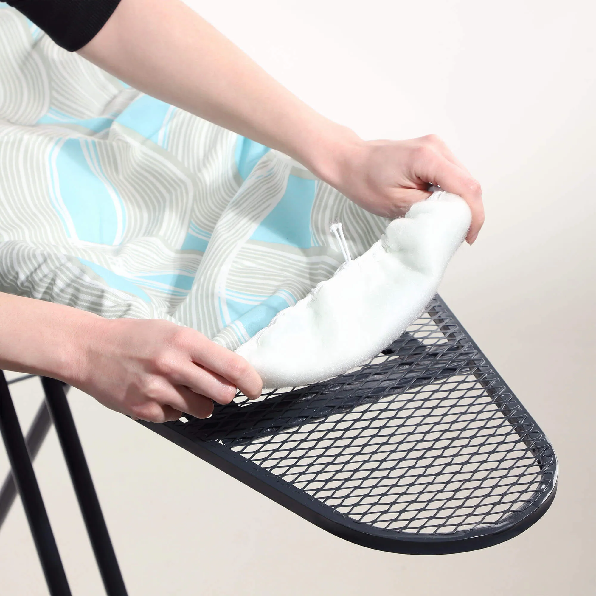 Etoto lyginimo lentos užvalkalas 110x34cm, tamprus, pilkos linijos