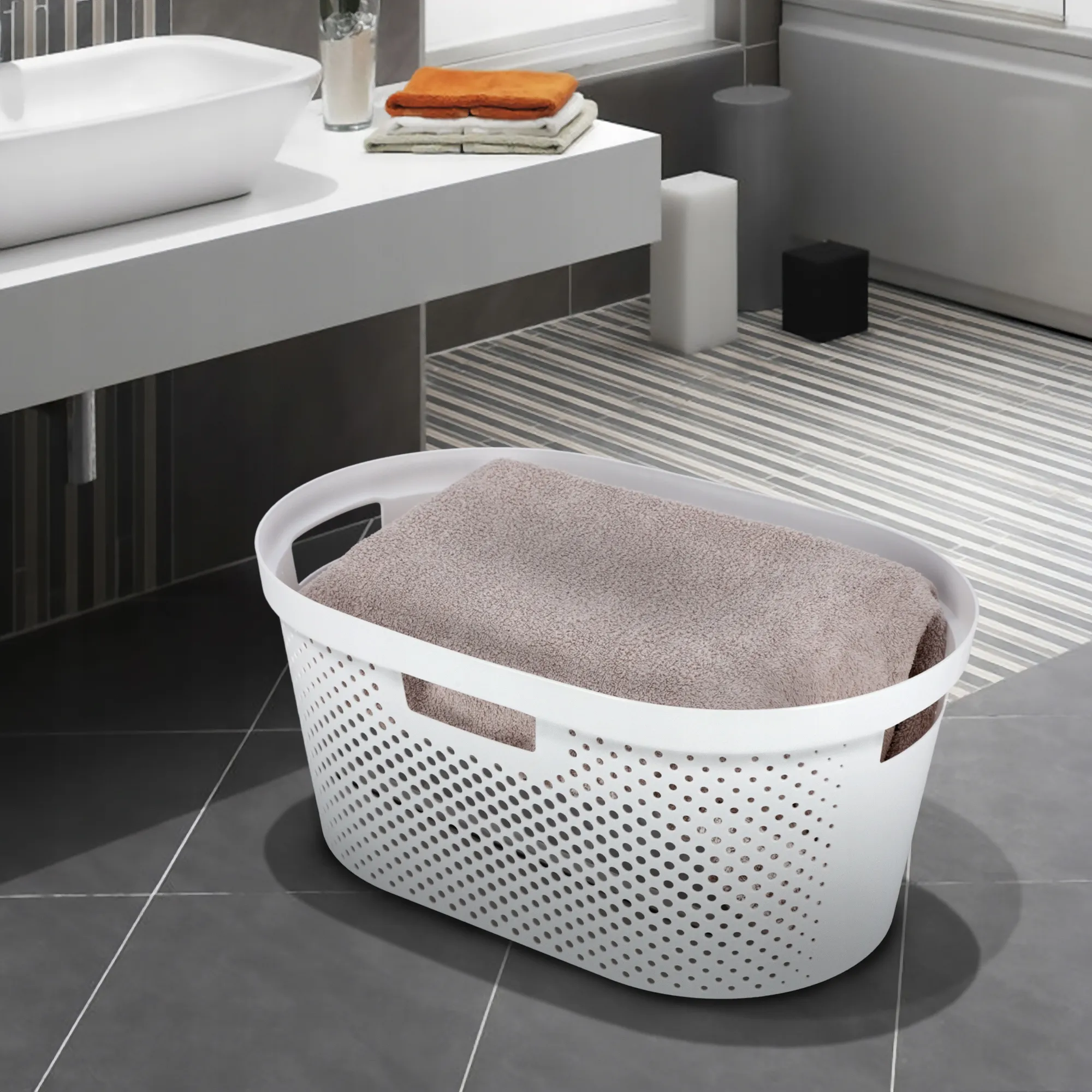 Curver Infinity 40 l baltas skalbinių konteineris