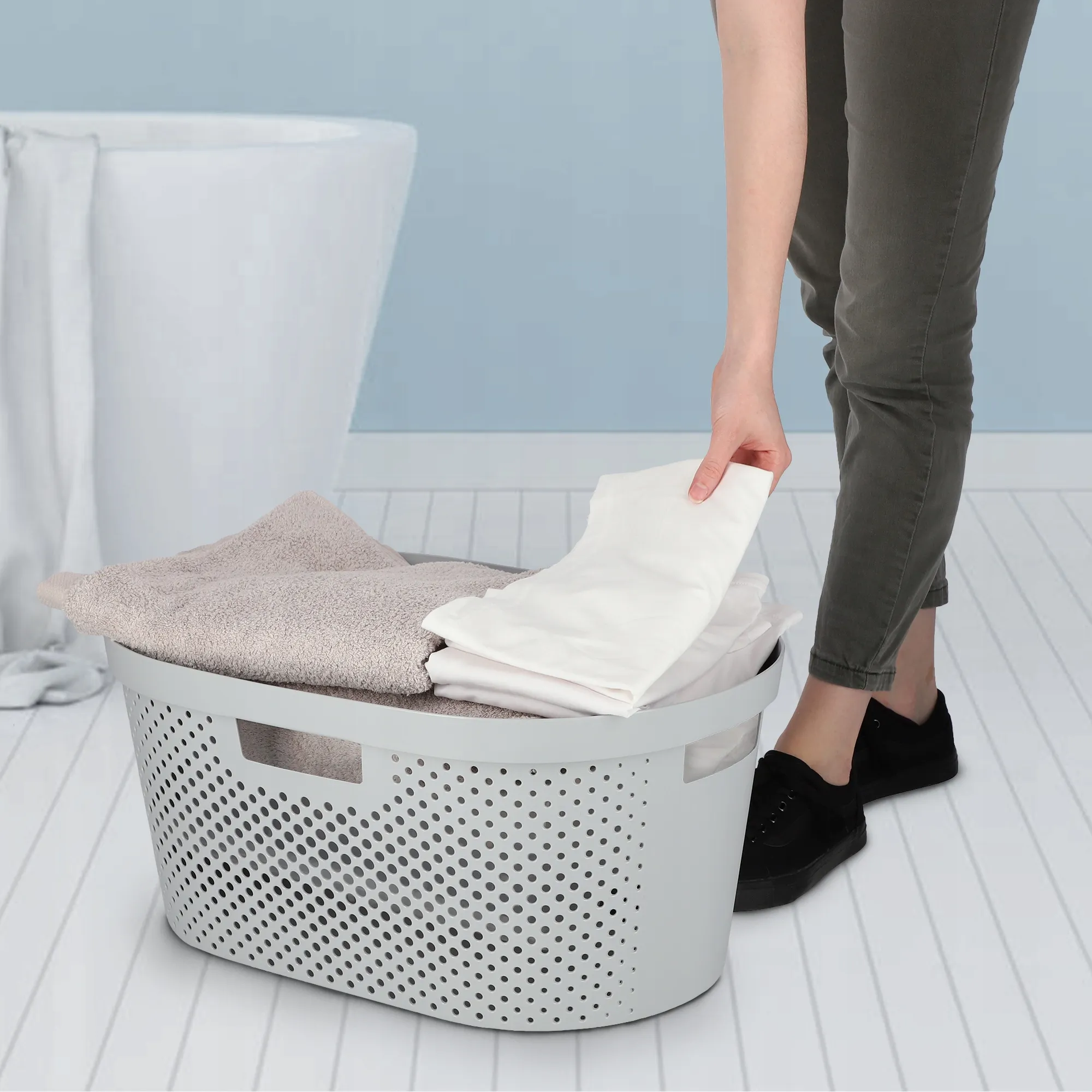 Curver Infinity 40 l šviesiai pilkos spalvos skalbinių konteineris