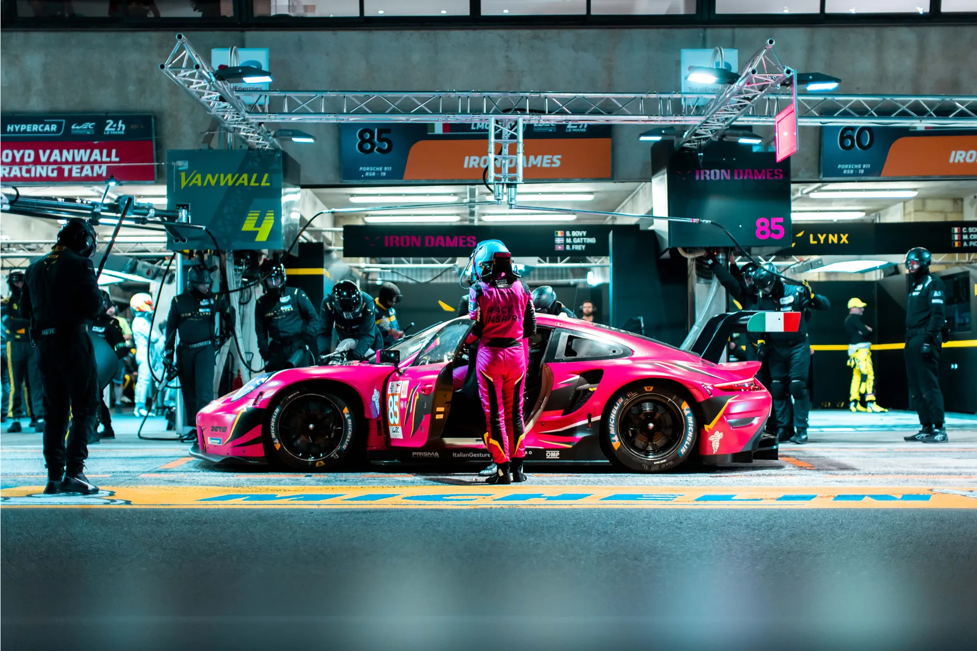Iron Dames driver exchange at Le Mans