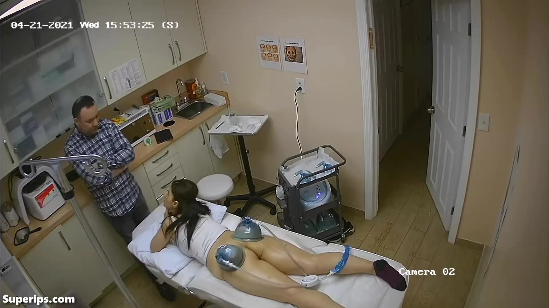 IPCAM – American doctor fucks his Arab patient in his office IPCAM – American doctor fucks his Arab patient in his office