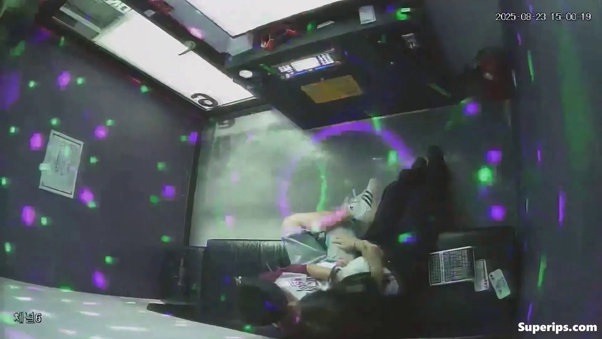 IPCAM – Korean girl fucks in karaoke bar IPCAM – Korean girl fucks in karaoke bar