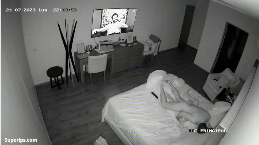 IPCAM β horny mature couple has sex in the dark IPCAM β horny mature couple has sex in the dark