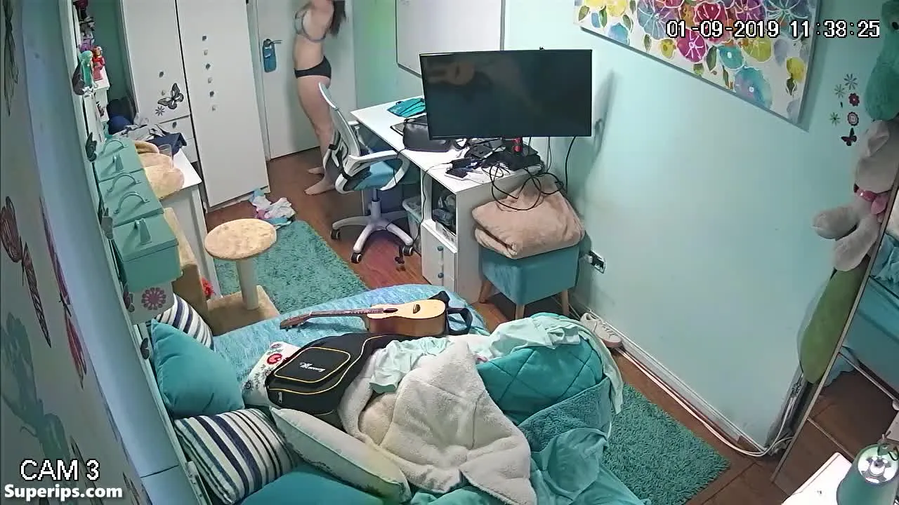 IPCAM – Innocent teenage girl changes her panties IPCAM – Innocent teenage girl changes her panties