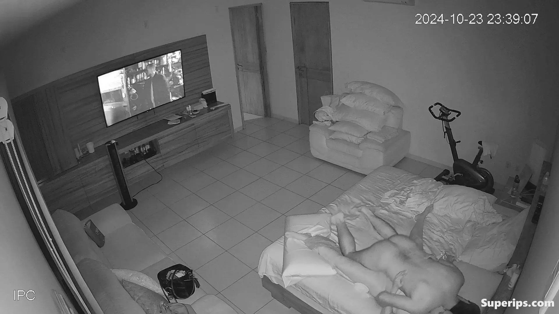 IPCAM – Mature Latin couple has routine sex IPCAM – Mature Latin couple has routine sex