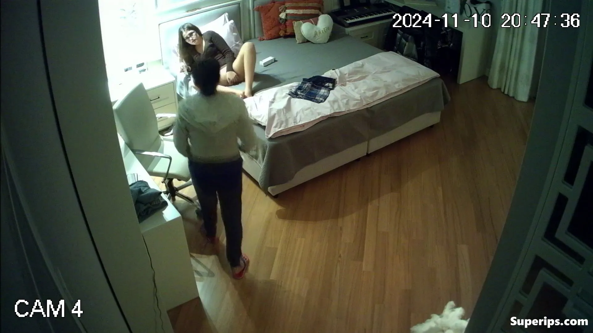 IPCAM – Mom discovers her daughter masturbating IPCAM – Mom discovers her daughter masturbating