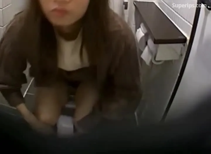 Spy toilet – Japanese girls’ bathroom Spy toilet – Japanese girls’ bathroom
