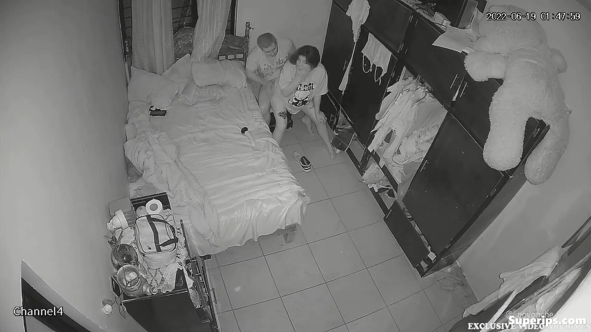 IPCAM – Poor Latin couple fucks in the dark IPCAM – Poor Latin couple fucks in the dark