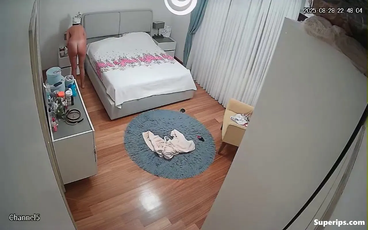 IPCAM – Beautiful Arab wife completely naked IPCAM – Beautiful Arab wife completely naked