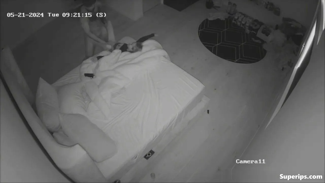 IPCAM – Petite American girl fucks in the dark IPCAM – Petite American girl fucks in the dark