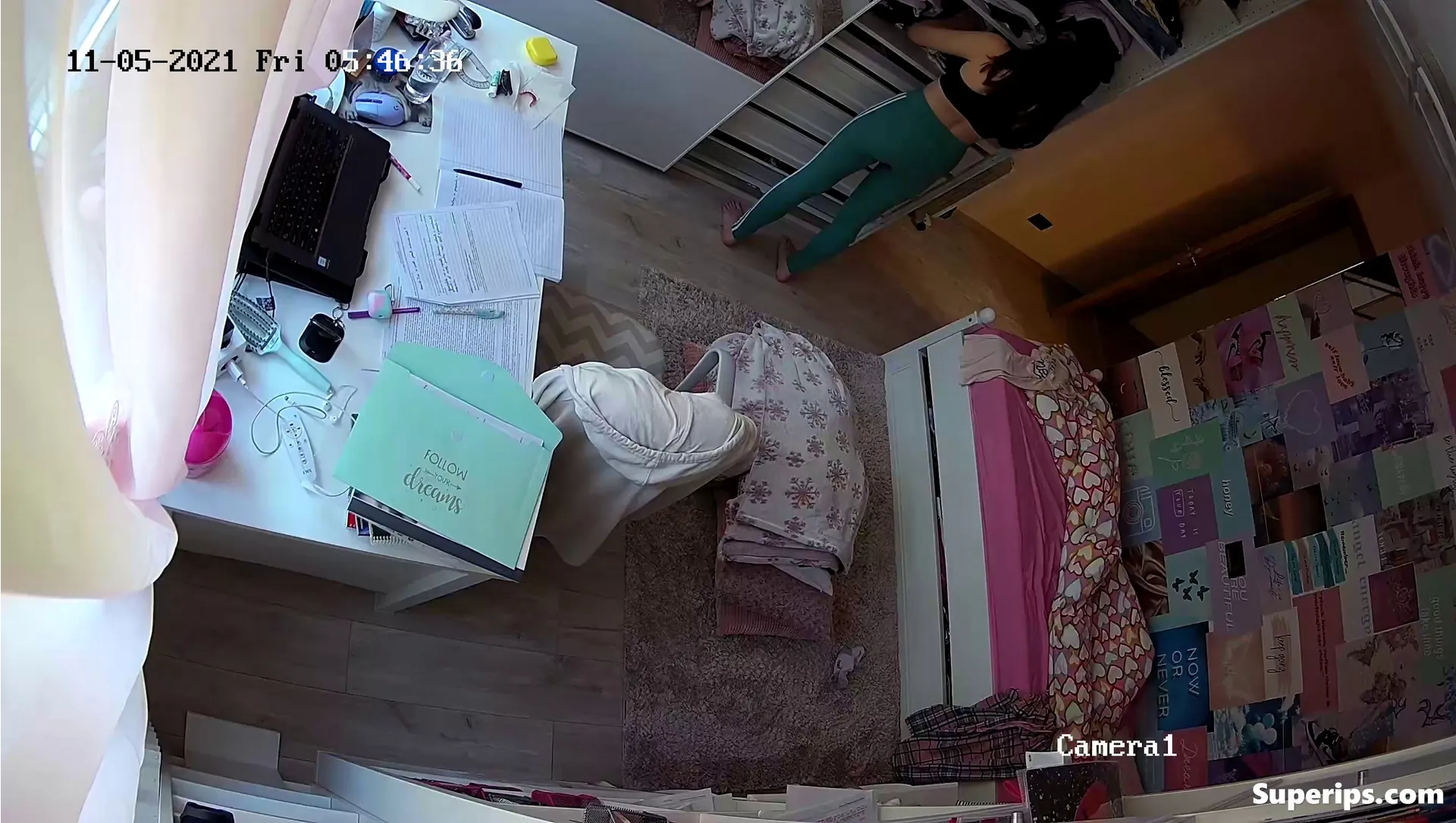 IPCAM β Gorgeous college girl gets dressed in her room IPCAM β Gorgeous college girl gets dressed in her room