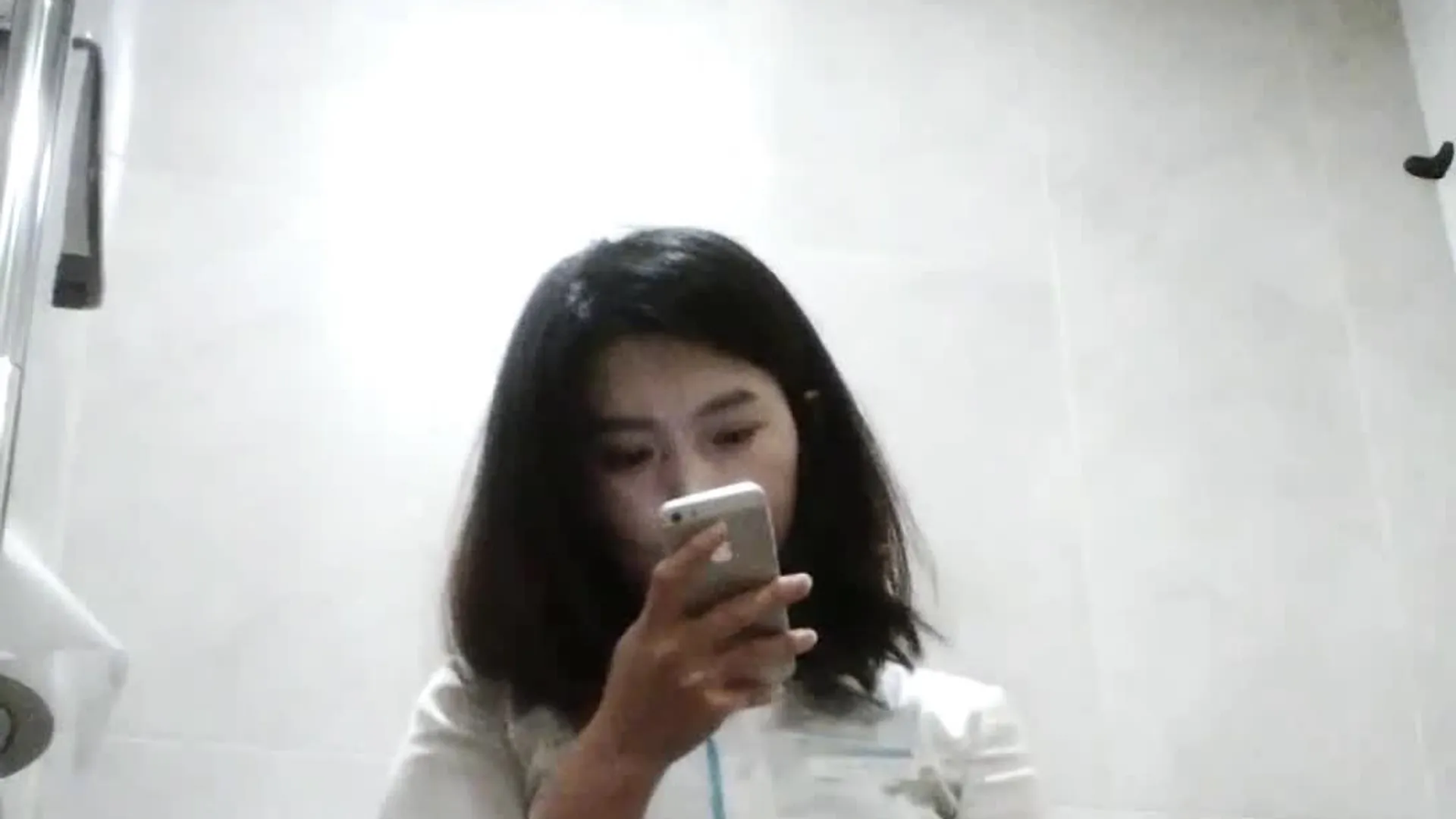 Spy Toilet – Korean girls in uniform are filmed Spy Toilet – Korean girls in uniform are filmed