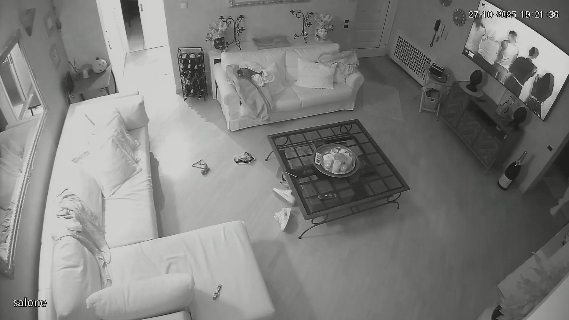 IPCAM – Slutty Italian MILF fucks college guy IPCAM – Slutty Italian MILF fucks college guy