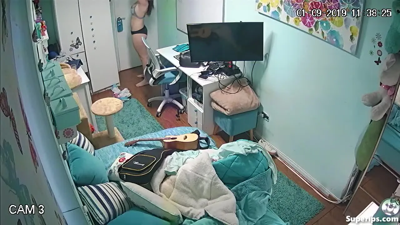 IPCAM – Pretty teenager changes her underwear IPCAM – Pretty teenager changes her underwear