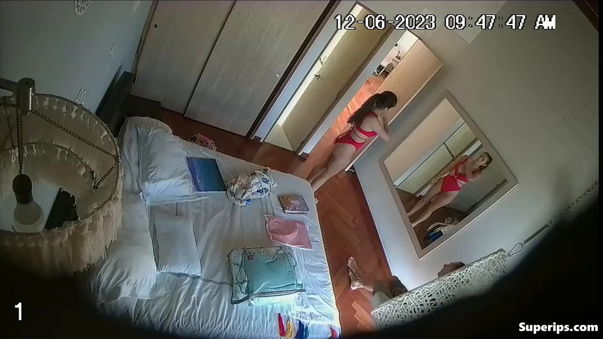IPCAM β Latina girl changes clothes in front of her stepdad IPCAM β Latina girl changes clothes in front of her stepdad