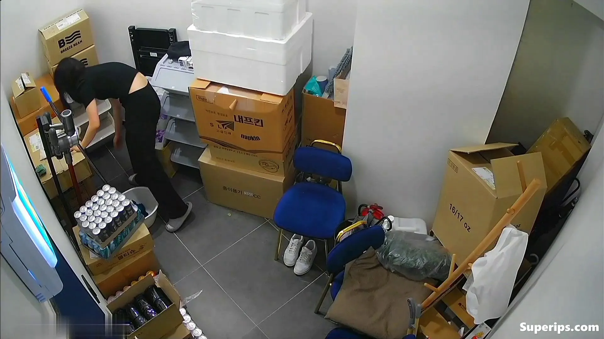 IPCAM – Young Korean girl changes her uniform IPCAM – Young Korean girl changes her uniform