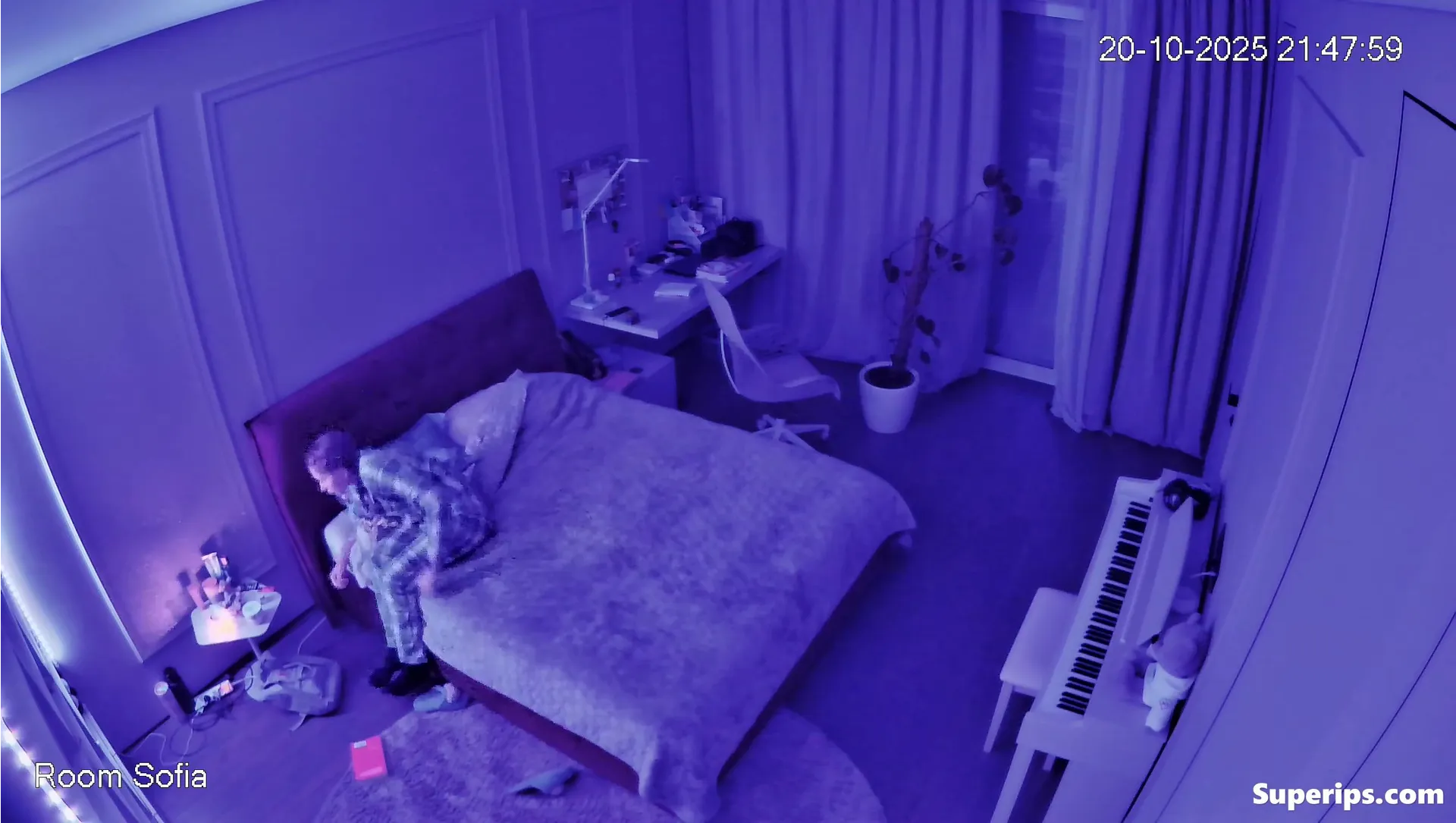 IPCAM – German girl masturbates under the sheets IPCAM – German girl masturbates under the sheets