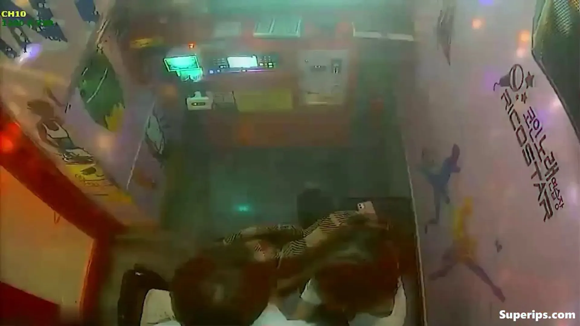 IPCAM – Korean nerdy couple gets groped in secret IPCAM – Korean nerdy couple gets groped in secret