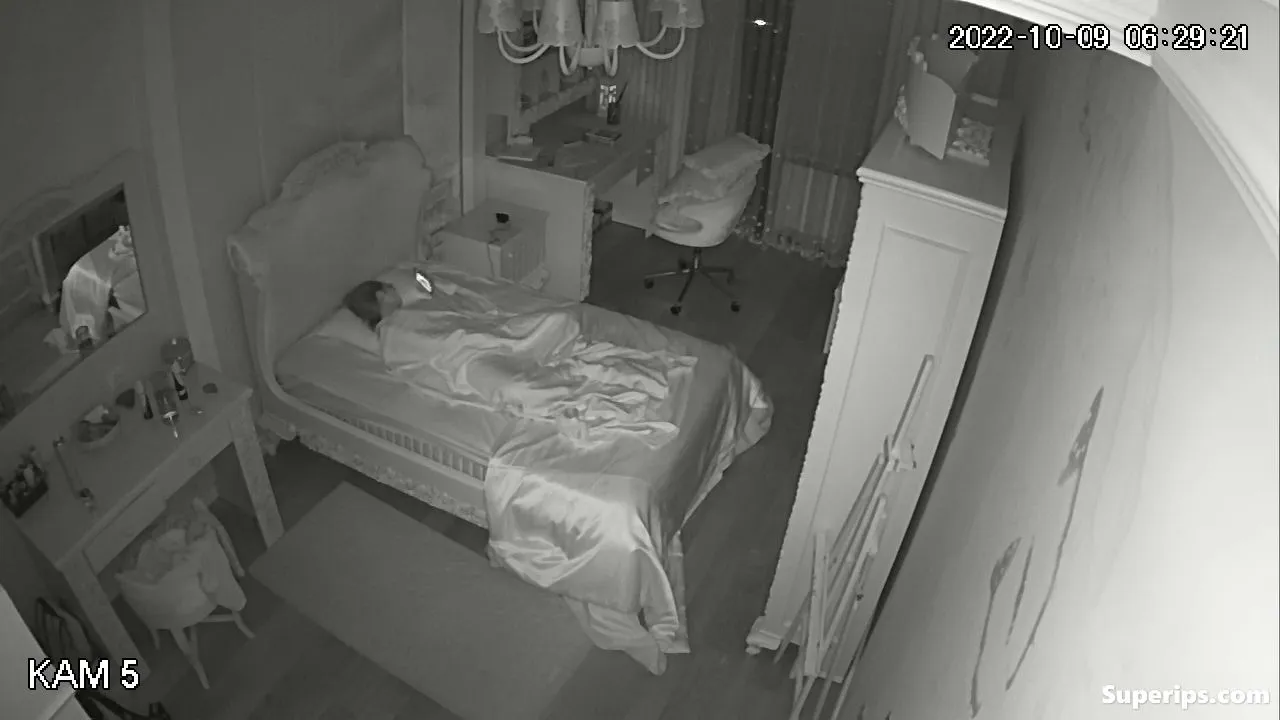 IPCAM – British nerdy girl masturbates for the first time IPCAM – British nerdy girl masturbates for the first time